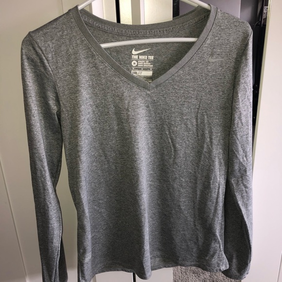 The Nike Tee Athletic Cut Dri- Fit - Picture 1 of 3
